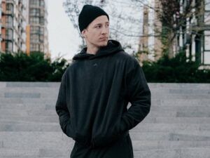 Інклюзивне шоу «Відвал ніг: Робота» з ветераном Олександром Тереном покажуть на Новому каналі
