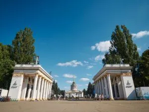 «Я знаю их всех по имени»: Ольга Сумская – о продавщицах с Лукьяновского рынка и обстрелах столицы