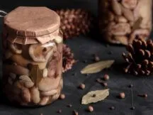 Мариновані маслята: рецепт приготування та інгредієнти